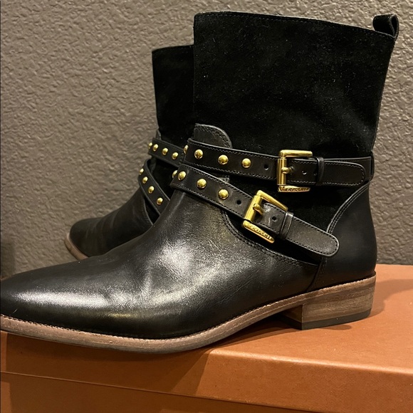 Coach Black Leather Ankle Boots with gold details - Picture 5 of 8